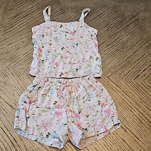 Floral top and short set size 11/12 Abercombie Kids - Picture 7 of 7